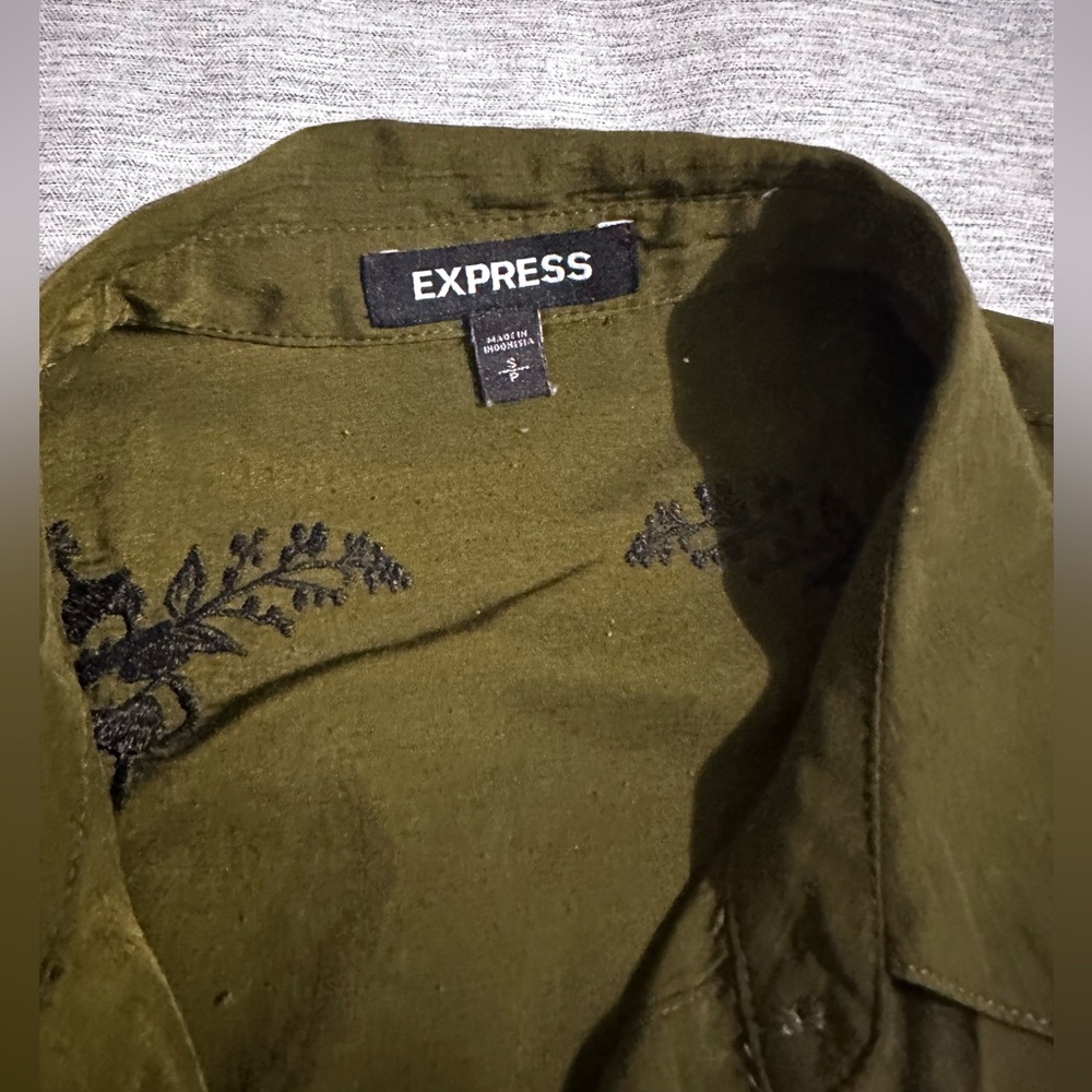 Express button up - Picture 2 of 5